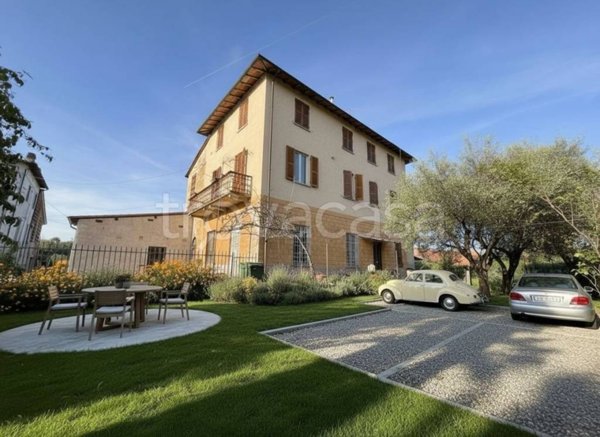 casa indipendente in vendita a Lucca in zona Sant'Anna