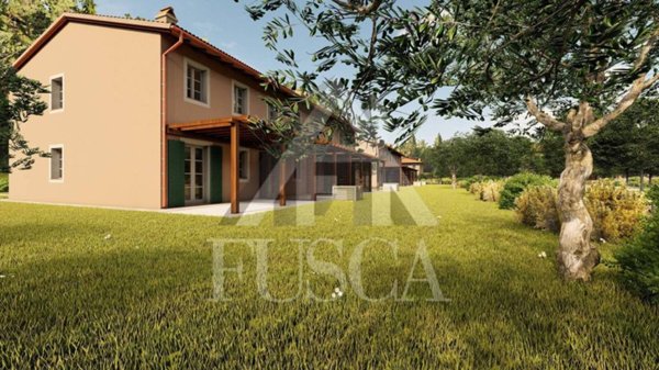 casa indipendente in vendita a Lucca in zona Maggiano