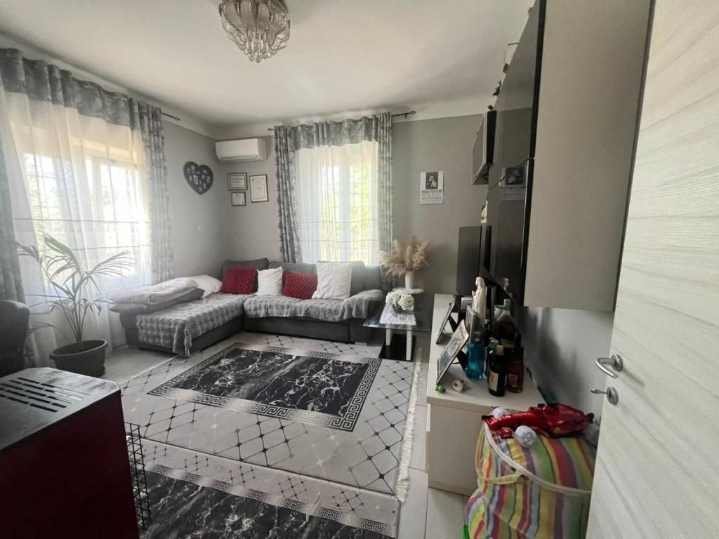 casa indipendente in vendita a Lucca in zona Ponte San Pietro