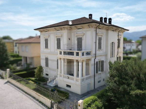casa indipendente in vendita a Lucca in zona zona San Filippo