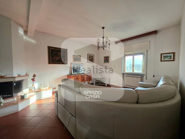 casa indipendente in vendita a Lucca