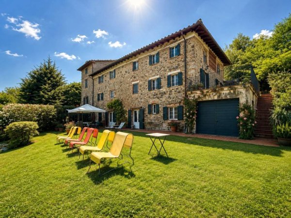 casa indipendente in vendita a Lucca in zona Aquilea