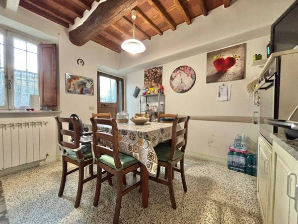 casa indipendente in vendita a Lucca in zona zona San Vito