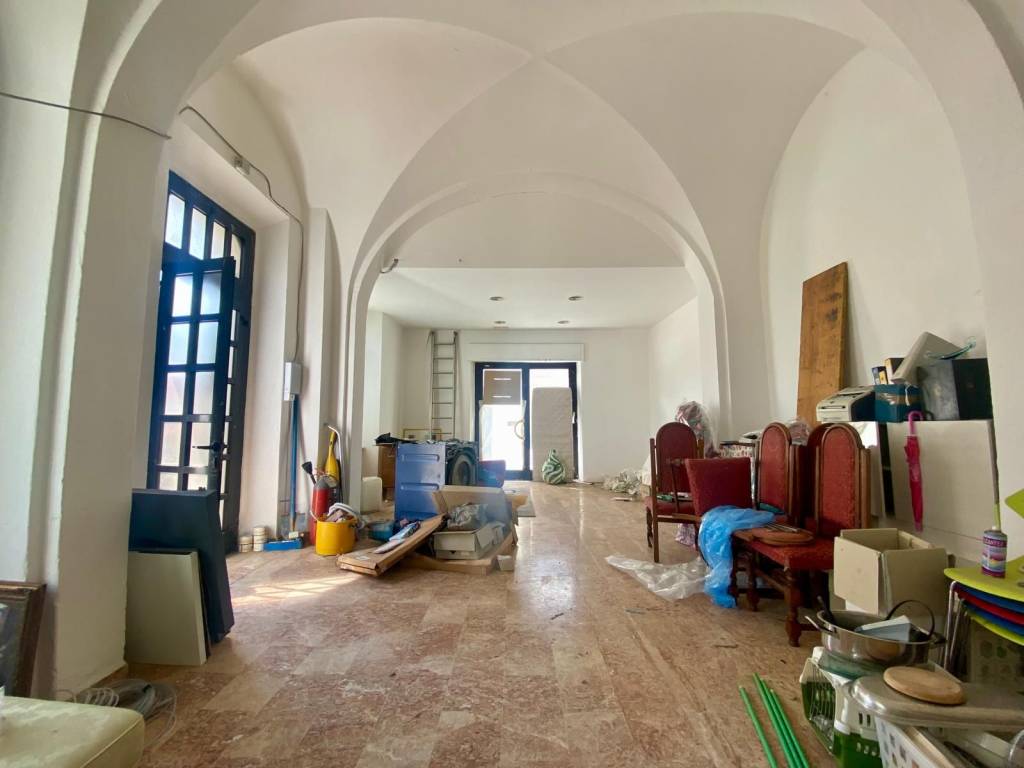 negozio in vendita a Lucca in zona Monte San Quirico