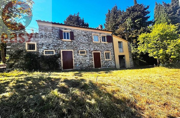casale in vendita a Lucca in zona Aquilea