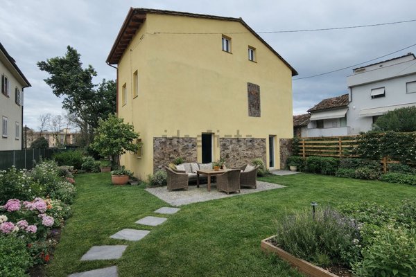 casa indipendente in vendita a Lucca in zona Zona San Concordio