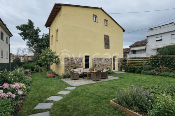 casa indipendente in vendita a Lucca in zona Zona San Concordio