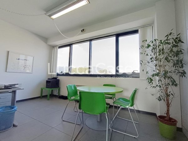 ufficio in vendita a Lucca in zona Zona San Concordio