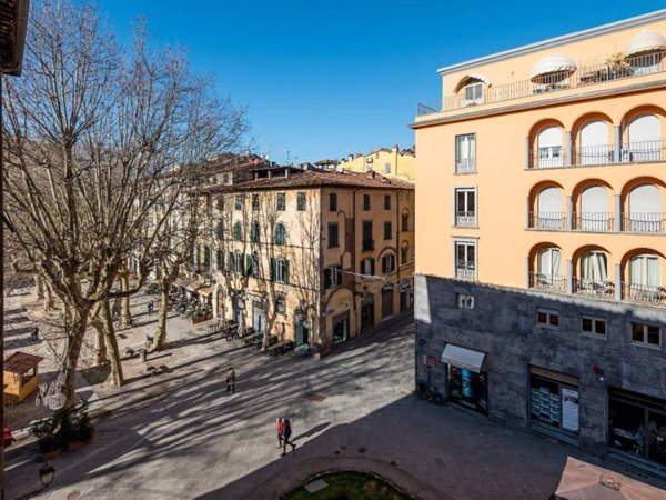 appartamento in vendita a Lucca in zona Centro Città
