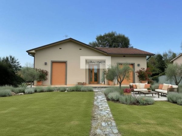 casa indipendente in vendita a Lucca in zona Chiatri