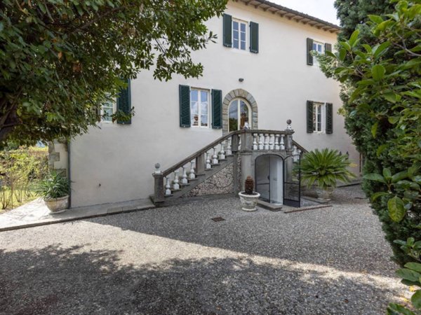 casa indipendente in vendita a Lucca in zona Monte San Quirico
