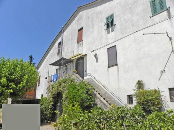 casa indipendente in vendita a Lucca in zona Aquilea
