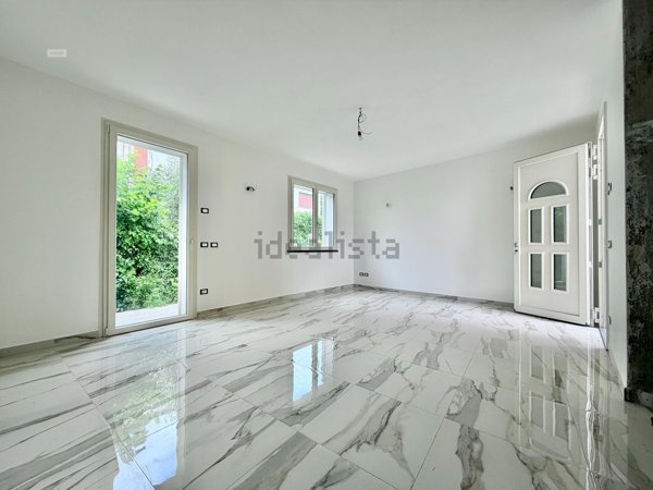 casa indipendente in vendita a Lucca in zona zona San Vito