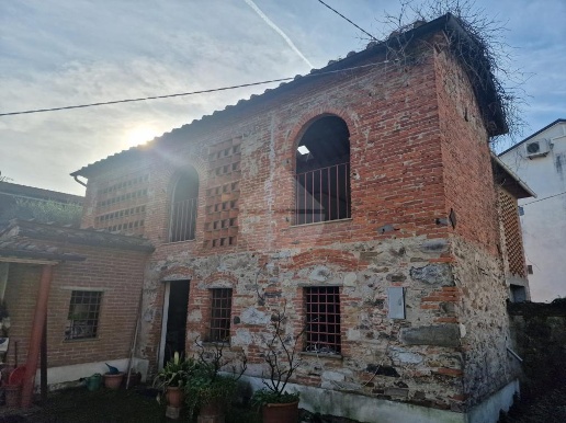 casa indipendente in vendita a Lucca in zona zona Arancio