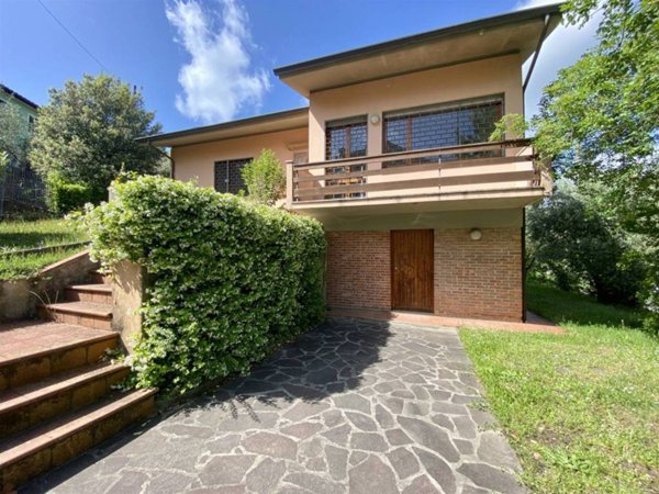 casa indipendente in vendita a Lucca in zona Mutigliano