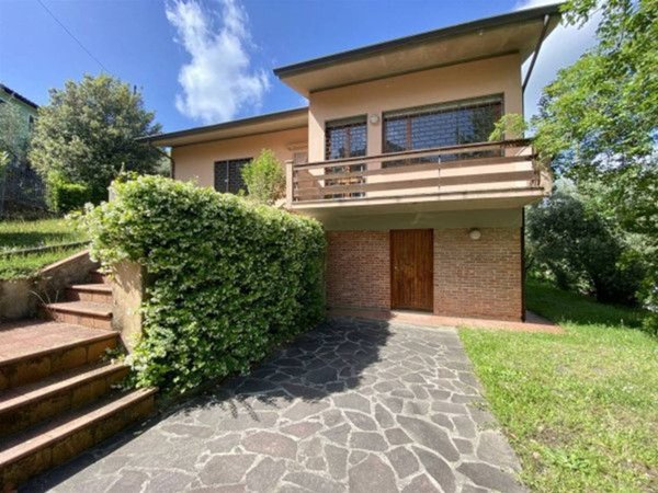 casa indipendente in vendita a Lucca in zona Mutigliano