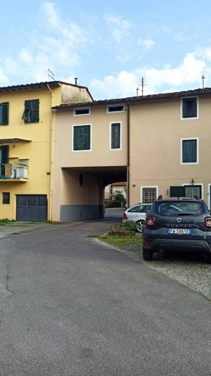 casa indipendente in vendita a Lucca in zona zona Arancio