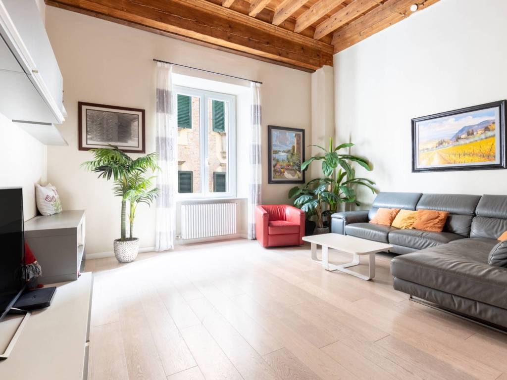 appartamento in vendita a Lucca in zona Centro Città