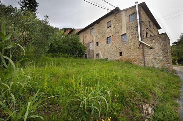 casale in vendita a Lucca in zona Torre