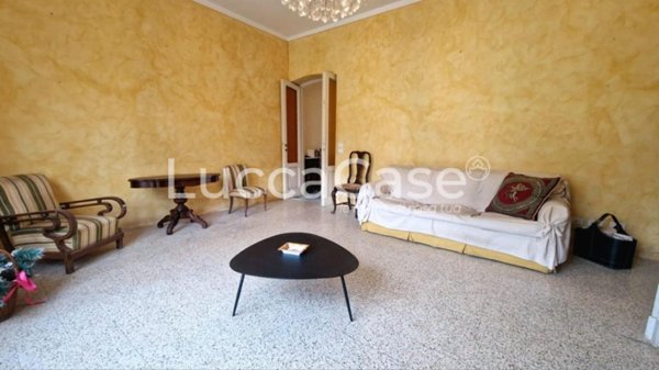 casa indipendente in vendita a Lucca in zona Balbano