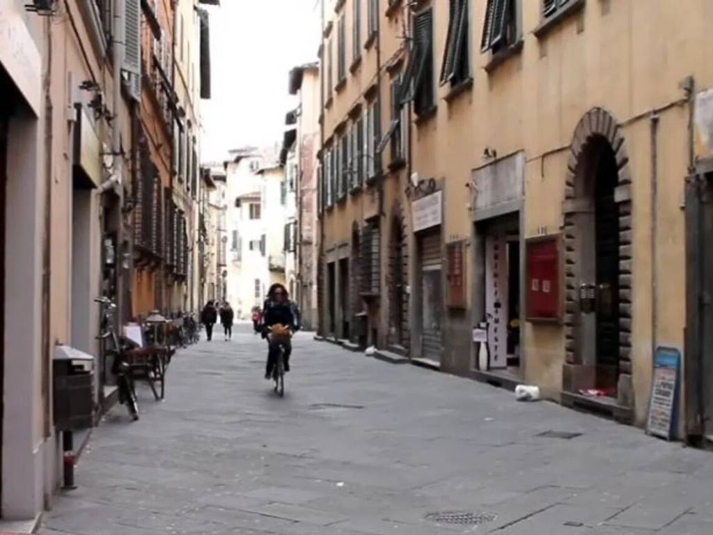 appartamento in vendita a Lucca in zona Centro Città