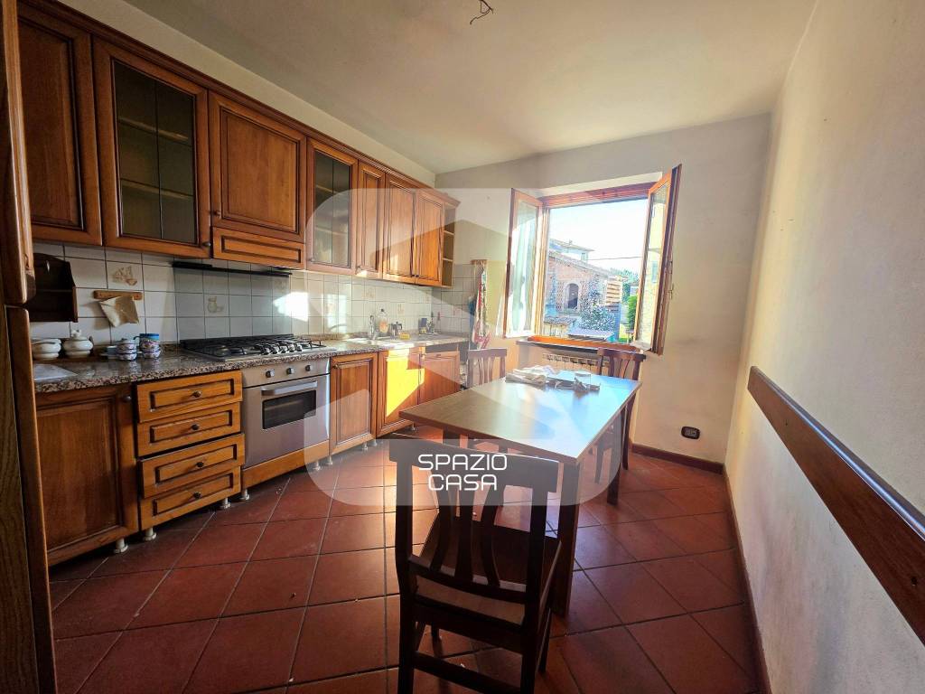 casa indipendente in vendita a Lucca in zona Montuolo