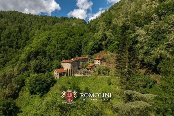 casale in vendita a Lucca in zona Centro Città