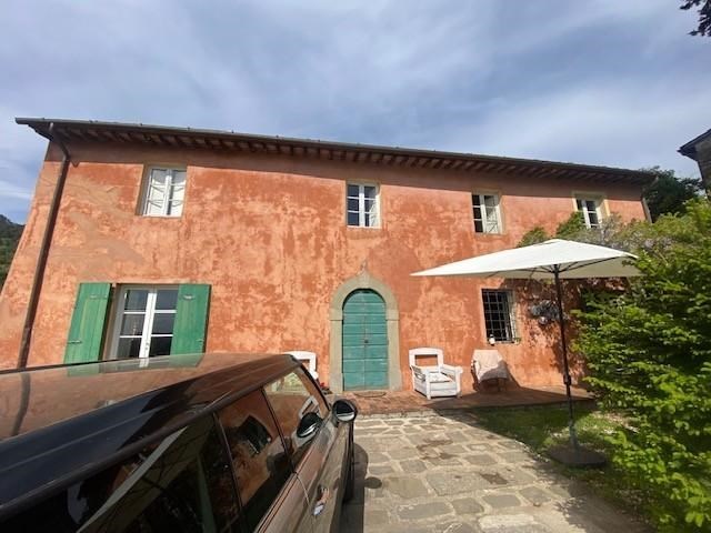 casa indipendente in vendita a Lucca in zona Torre