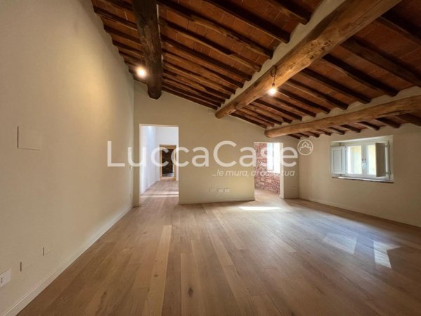 appartamento in vendita a Lucca in zona Centro Città