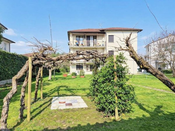 casa indipendente in vendita a Lucca in zona Sant'Angelo in Campo