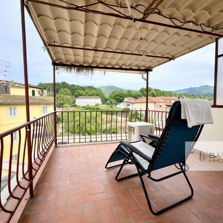 casa indipendente in vendita a Lucca in zona Ponte San Pietro