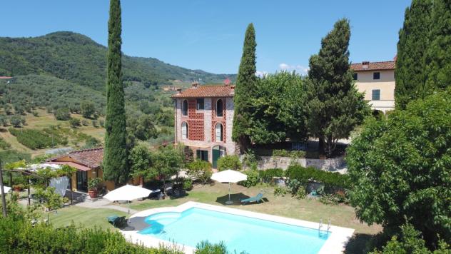 casa indipendente in vendita a Lucca in zona Centro Città