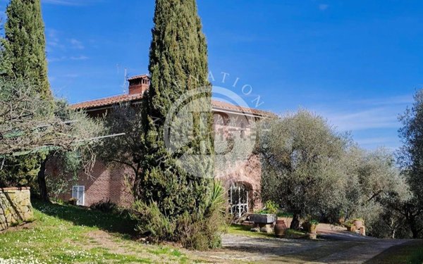 casa indipendente in vendita a Lucca in zona zona Arancio
