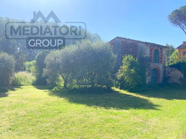 casa indipendente in vendita a Lucca in zona Maggiano