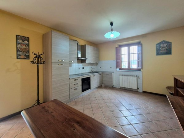 casa indipendente in vendita a Lucca in zona Centro Città