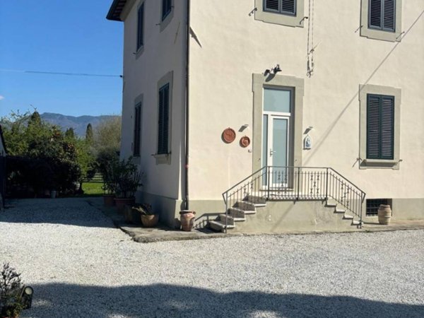 casa indipendente in vendita a Lucca in zona San Pietro a Vico