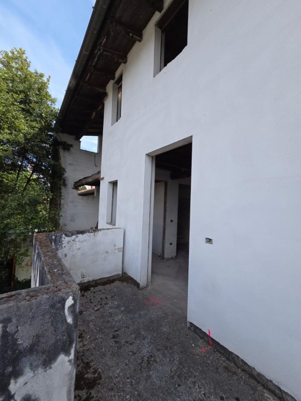 casa semindipendente in vendita a Lucca in zona zona San Vito