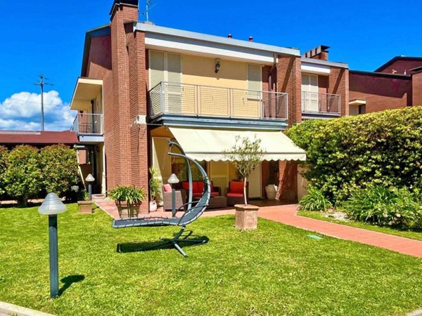 casa indipendente in vendita a Lucca in zona Ponte San Pietro