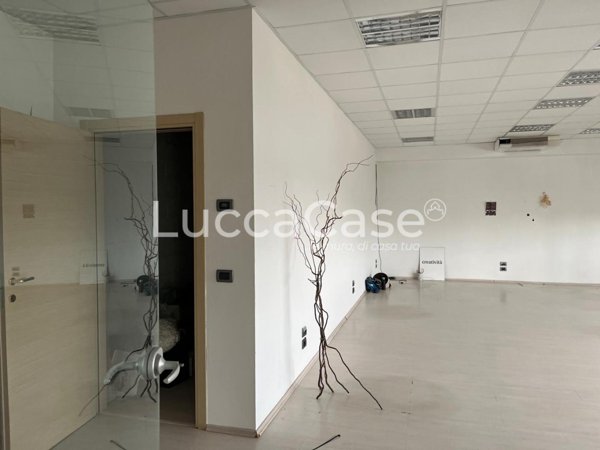 locale di sgombero in vendita a Lucca in zona zona San Marco