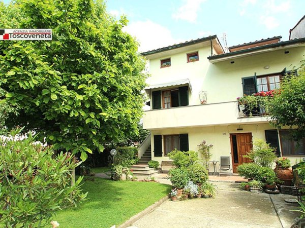 casa indipendente in vendita a Lucca in zona zona San Vito