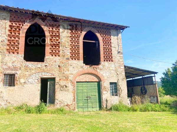 casa indipendente in vendita a Lucca in zona Maggiano