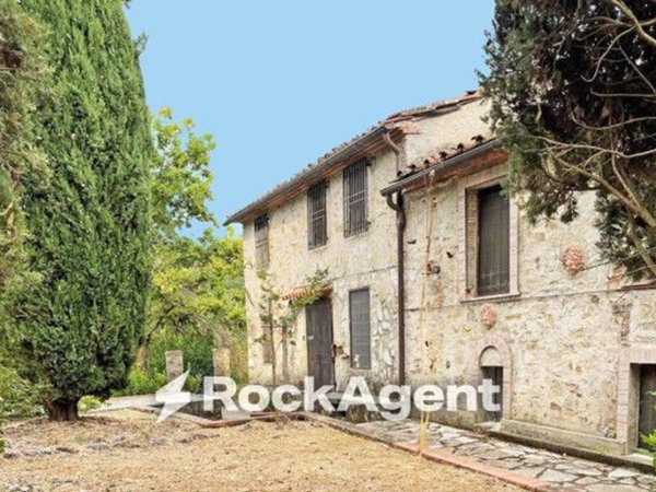 casa indipendente in vendita a Lucca in zona Ponte a Moriano