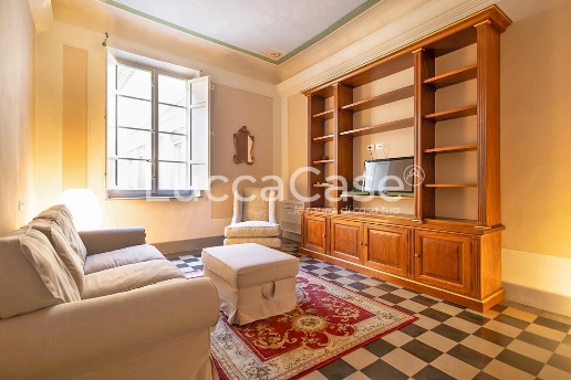 appartamento in vendita a Lucca in zona Centro Città
