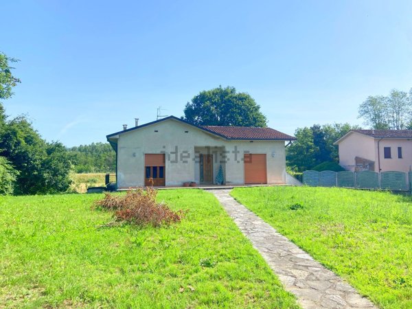casa indipendente in vendita a Lucca