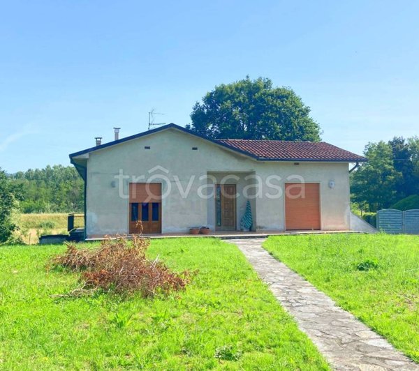 casa indipendente in vendita a Lucca in zona Ponte San Pietro
