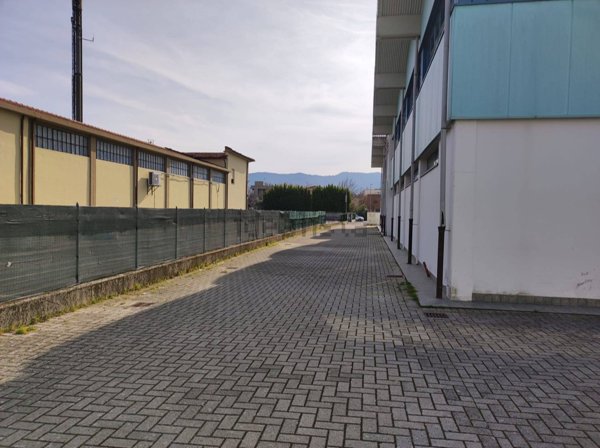 negozio in vendita a Lucca in zona Sant'Anna