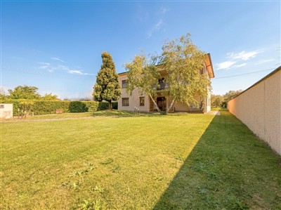 casa indipendente in vendita a Lucca
