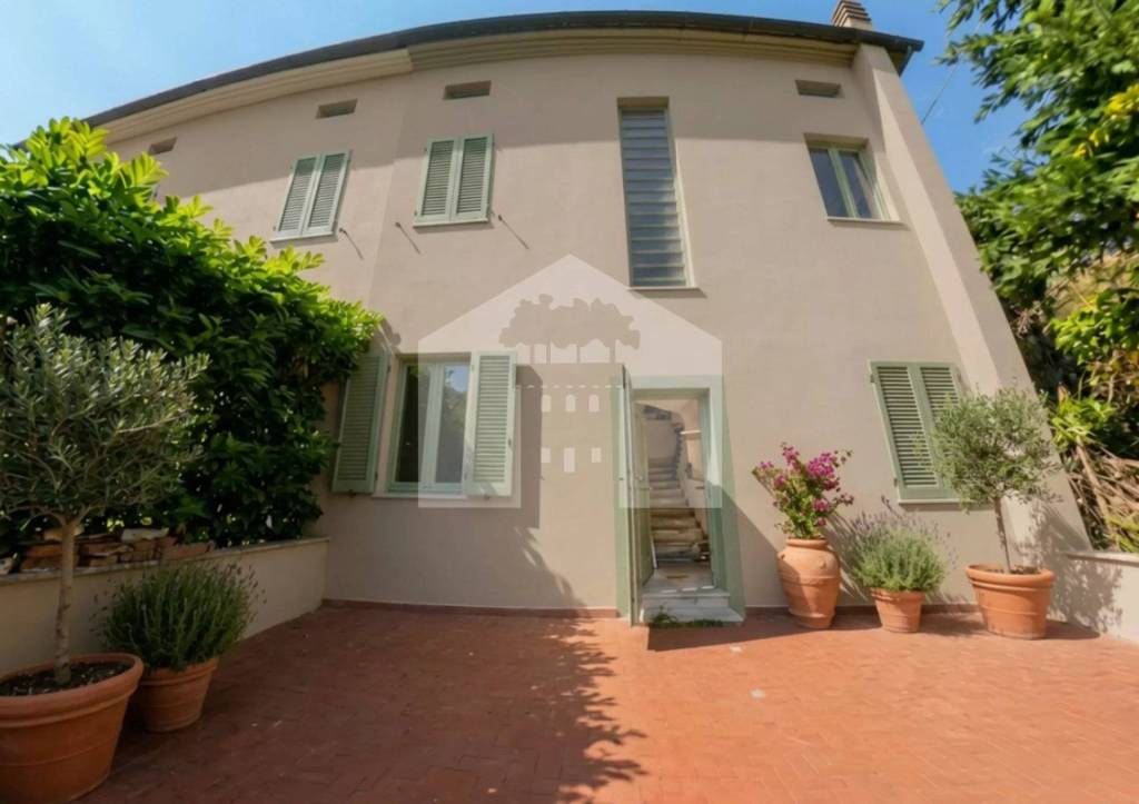 casa indipendente in vendita a Lucca in zona zona SS. Annunziata