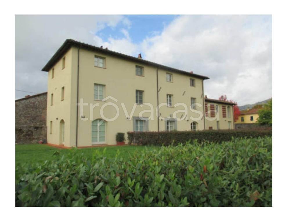 casa indipendente in vendita a Lucca in zona Ponte a Moriano