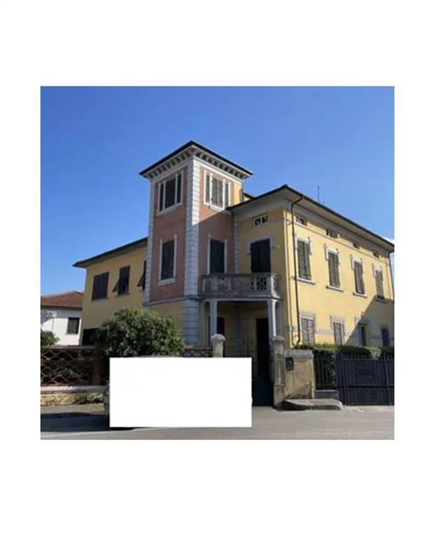 casa indipendente in vendita a Lucca in zona San Donato